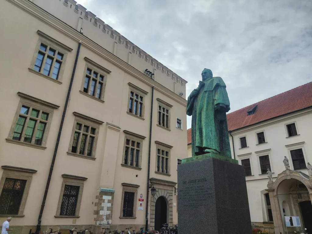 Pomnik Józefa Dietla, Prezydenta Krakowa, przed Magistratem, fot. Redakcja Kraków Live